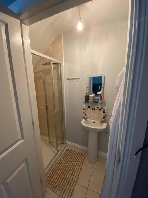 Villa Cheerful 4-Bed Townhouse In Centre Of Newcastle à Newcastle  Extérieur photo